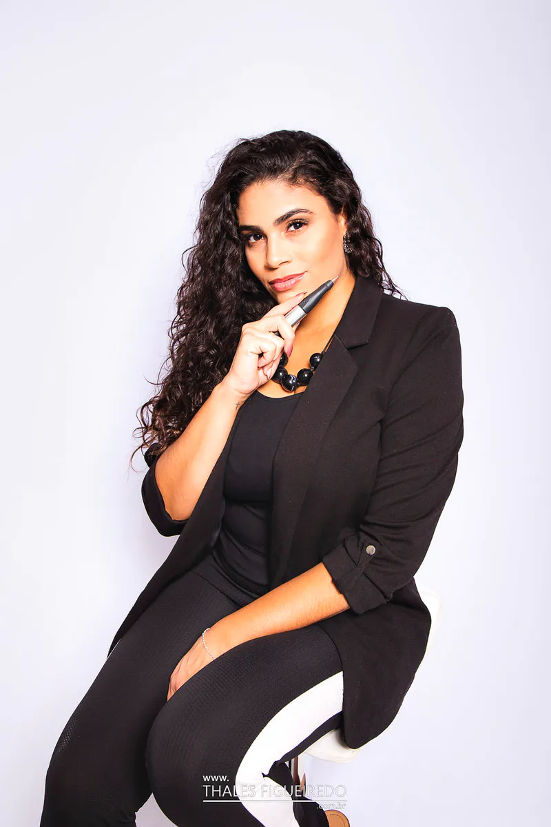 Retrato Corporativo - Bianca Melong Sobrancelhas — foto 8