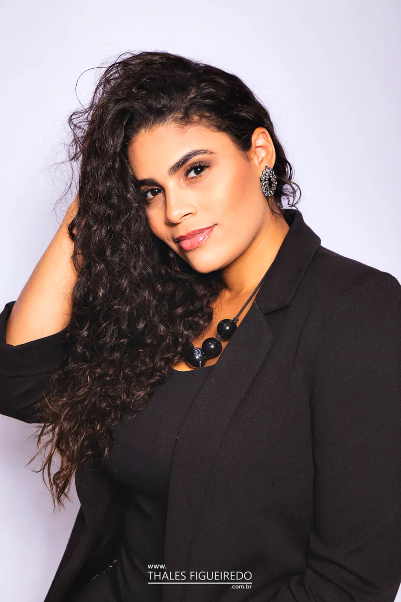 Retrato Corporativo - Bianca Melong Sobrancelhas — foto 5