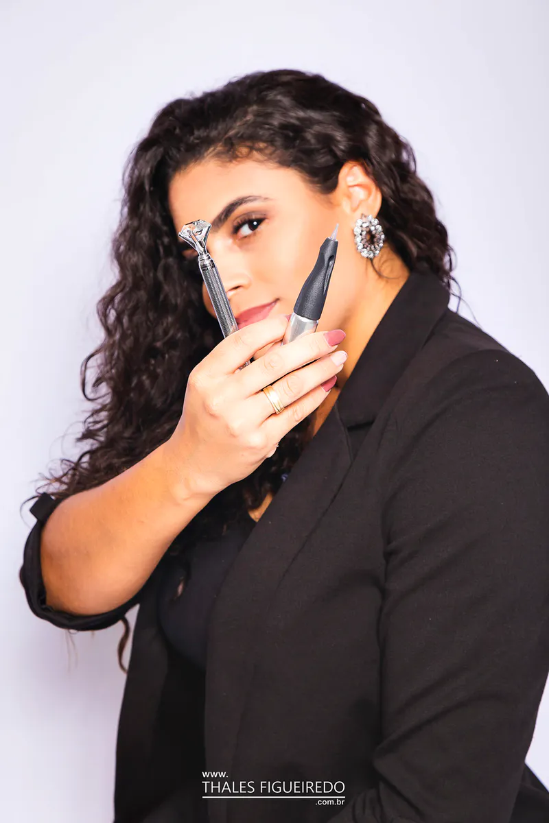 Retrato Corporativo - Bianca Melong Sobrancelhas — foto 3